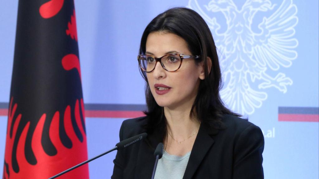 Ankohen qytetarët, ministrja shkarkon drejtorin e Hipotekës