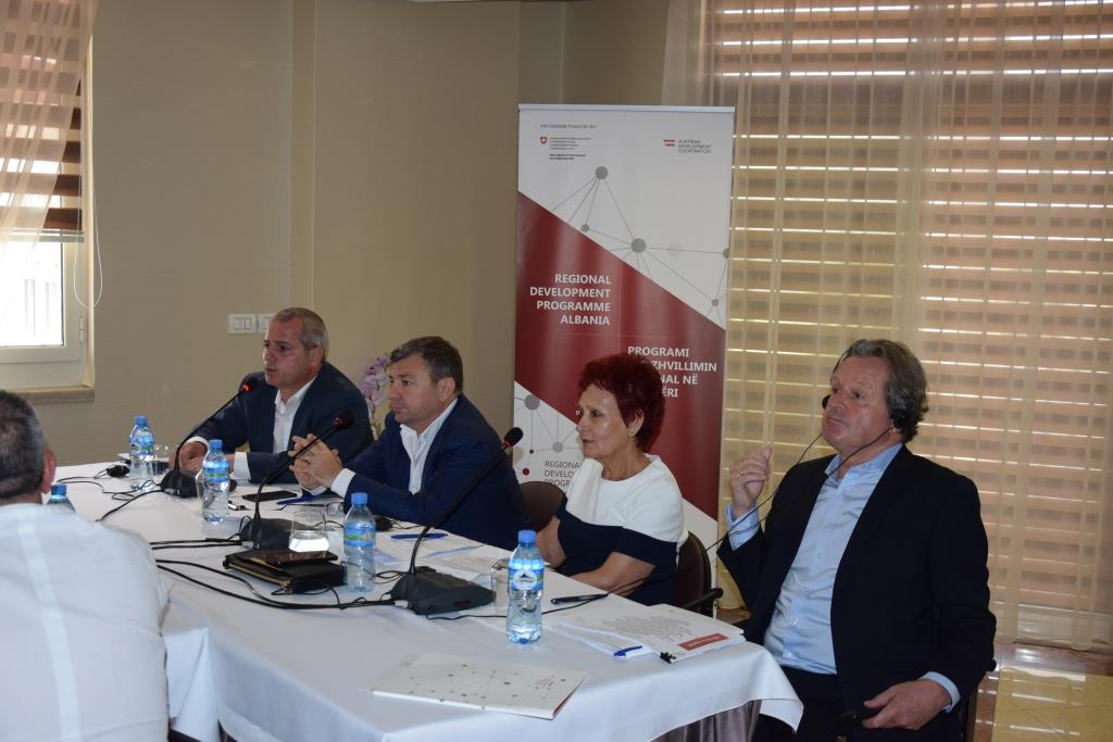 FOTO/ Zhvillohet në Durrës takimi konsultativ për Programin e Zhvillimit Rajonal