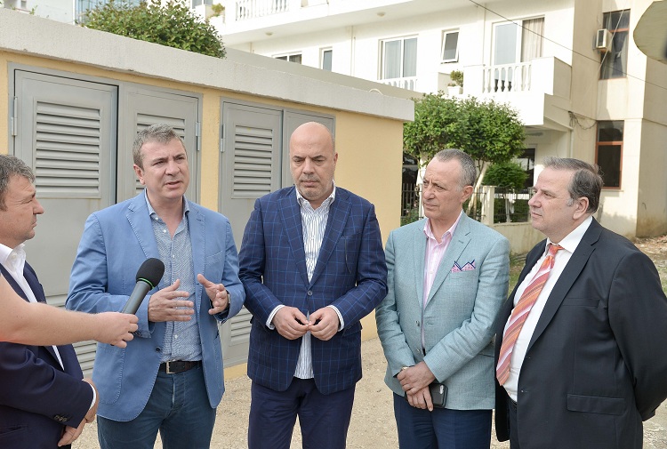 Sezoni turistik/ Plazhi i Golemit, Kavajës dhe Malit të Robit furnizim më të mirë me energji (VIDEO)