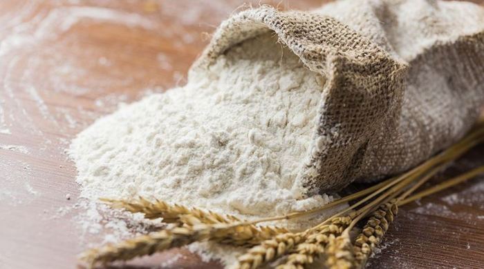 Dyshimet për mashtrim, prokuroria shqiptare heton dy kompani që importojnë miell nga Kosova