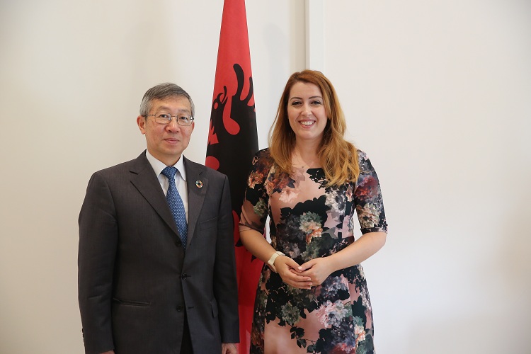 Në Shqipëri, aparatura të teknologjisë së lartë për trajtimin e tumoreve