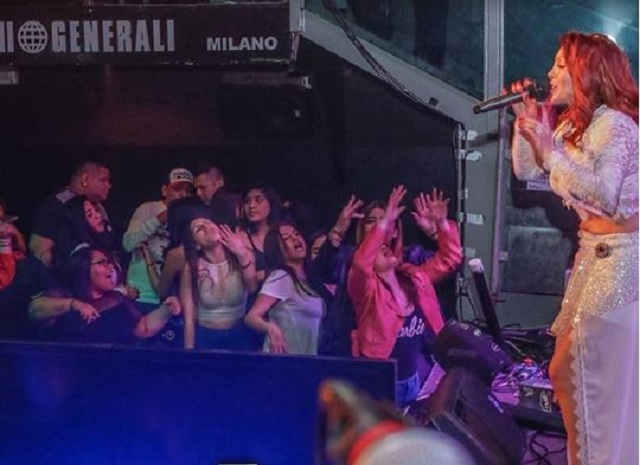 Këngëtarja vdes në një aksident me makinë