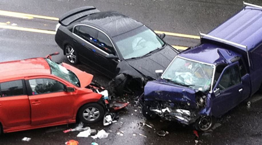 Përplasen tre makina, tre të plagosur