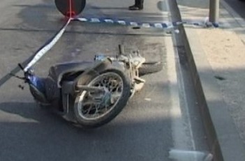 EMRI/ Del nga rruga me motor, plagoset rëndë 23-vjeçari