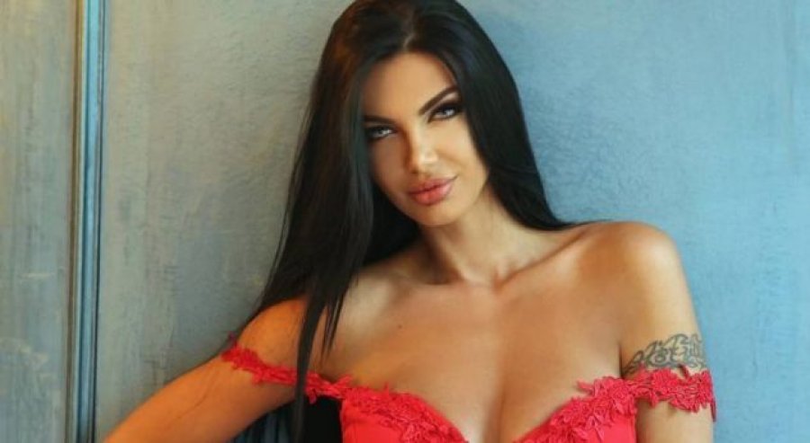 3 muaj pas lindjes, Zaimina rikthen format seksi (FOTO)