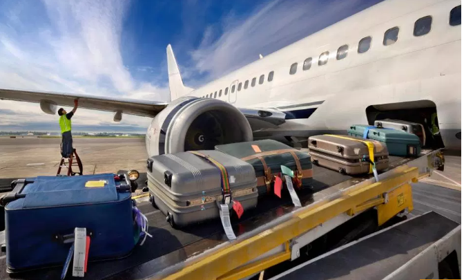 Arsyeja pse valixhet dëmtohen pas fluturimit (VIDEO)