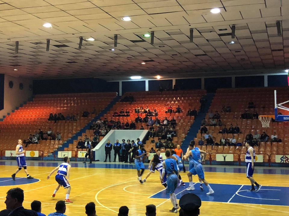 Basketboll/ Përballje dramatike në &#8220;Asllan Rusi&#8221;, Tirana përmbys Teutën