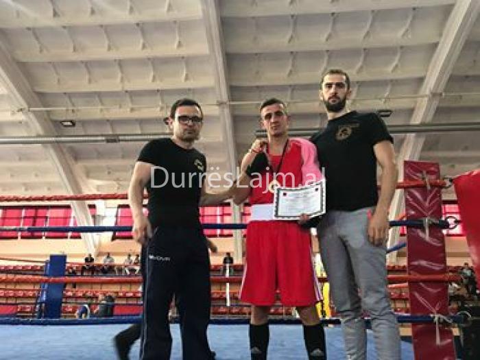 Dy suksese të rëndësishme për boksin durrsak (FOTO)