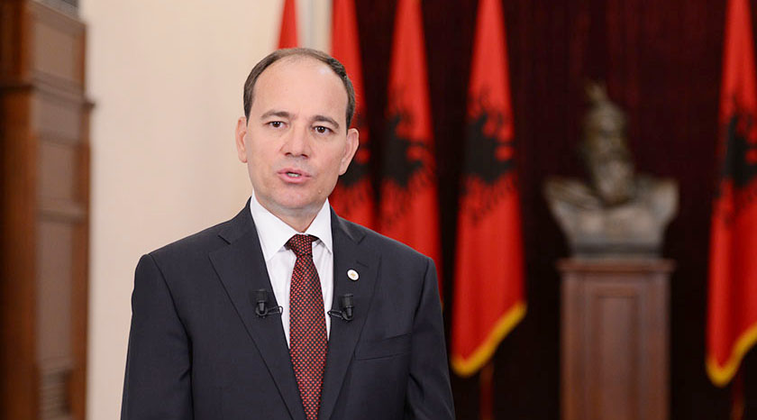 Akuzat për vëllain e Xhafajt/ Nishani: Pisllëkun e oborrit Rama kërkon t’ja pastrojnë gjitonët