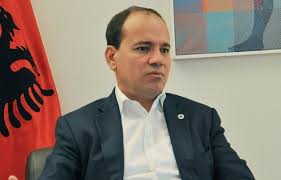 Nishani: Rama dhe Ruçi sulmuan me fjalor rrugaçi deputetët holandezë