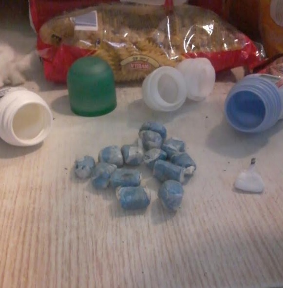 Drogë në burg, ja si e kishin fshehur (FOTO)