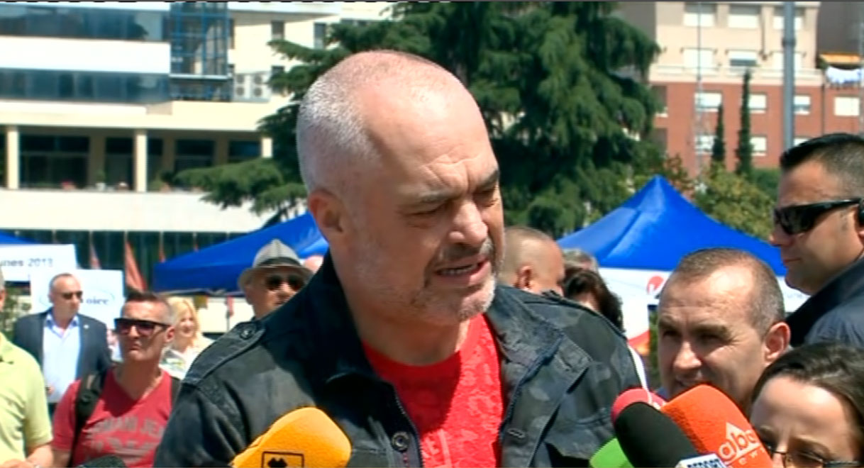 “O legen na gjej punë”, Rama ironizon komentuesit: Prisni t’jua gjejnë te kafja