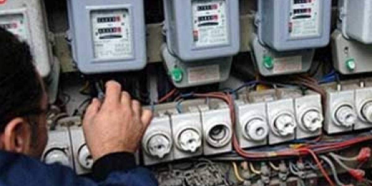 Bie në kontakt me energjinë elektrike, humb jetën 35-vjeçari