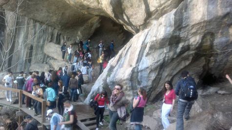 Policia rinis kërkimet për gjetjen e të riut që ra tek “Shpella e Pëllumbasit”