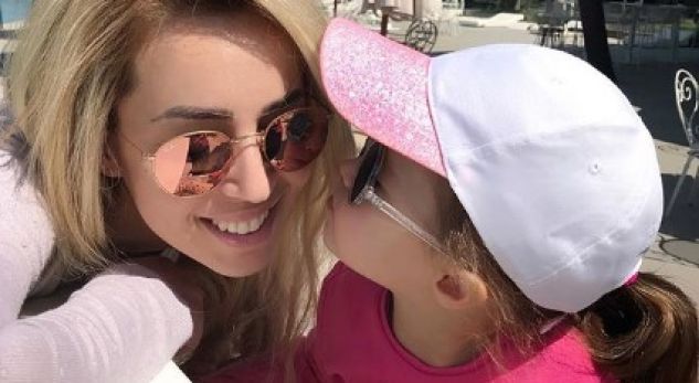 Miriam Cani tregon historinë që nuk dinim nga lindja e Amelisë!