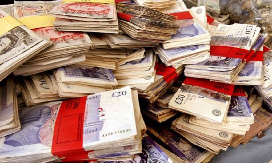 Financa dhe futboll! Si i tërheq Anglia milionat nga TV