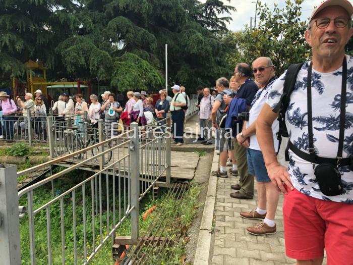Francezët “përmbytin” Durrësin, çfarë thonë ata për Shqipërinë (VIDEO+FOTO)