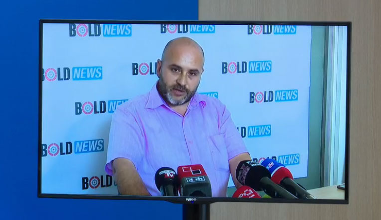 Gazetari Olldashi i nxjerr të gjitha. Si u përgjua Agron Xhafaj