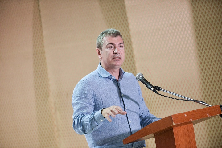 Ministri Gjiknuri rendit investimet që do të realizohen në Durrës, asnjë fjalë për rrugët