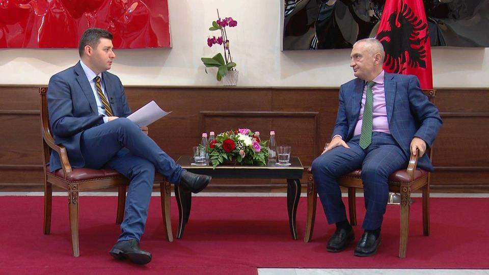 Dorëheqja e Saimir Tahirit, vjen reagimi i parë nga Presidenti Meta