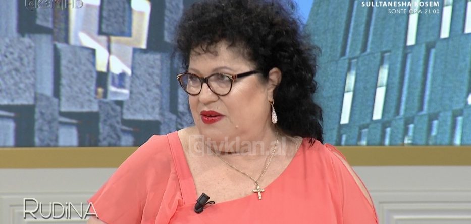 Irini Qirjako rrëfehet: E lash të vdekur në shtëpi dhe u ngjita në skenë