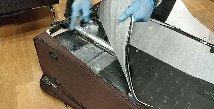 Shqiptari arrestohet në aeroport me 10 kg kokainë