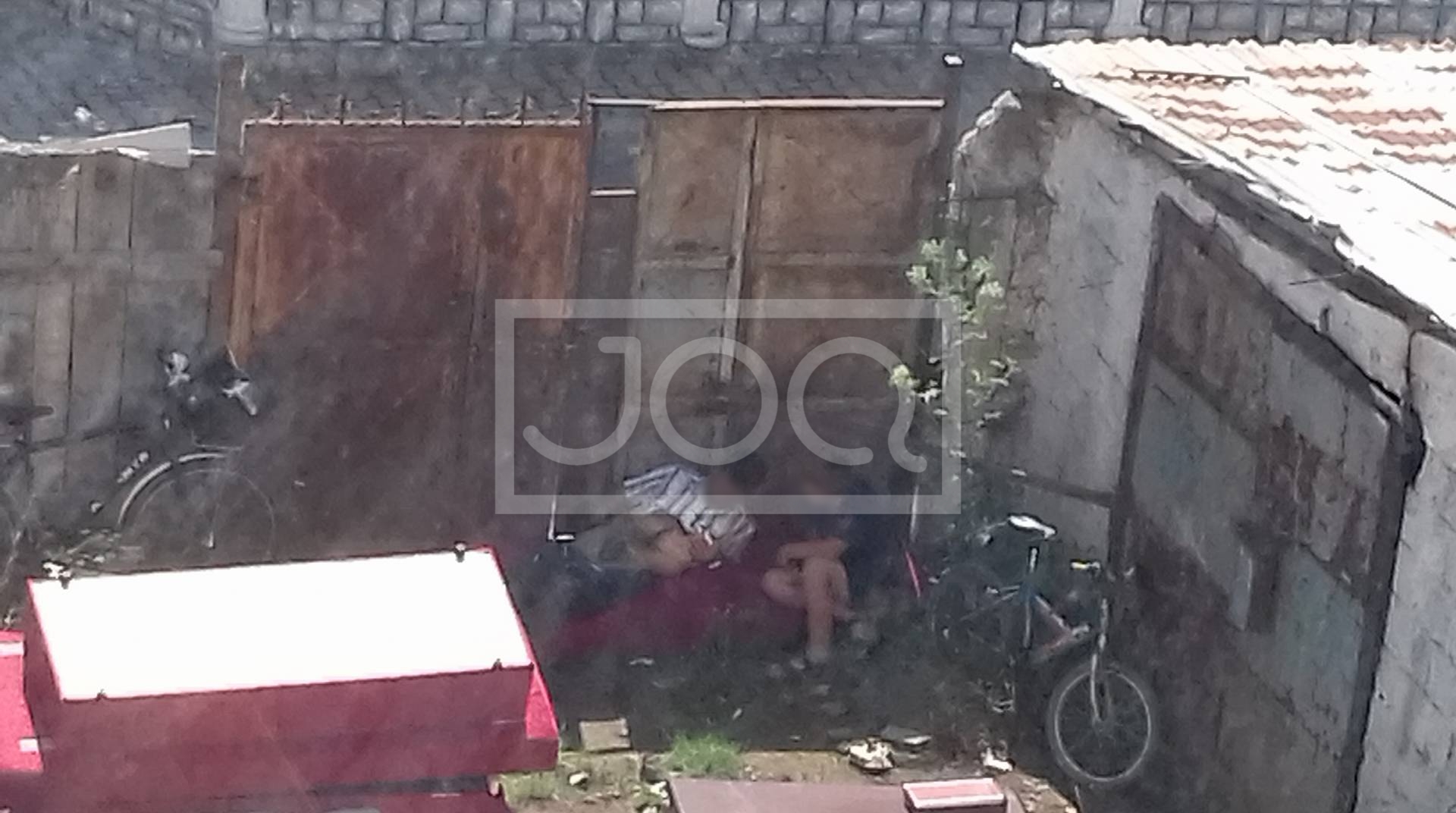 Veprime të turpshme para të miturit, pas videos në internet reagon policia, ndalohet kavajasi