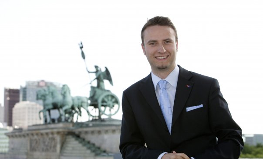 Deputeti i Merkel në Tiranë: Të hapen negociatat me Shqipërinë