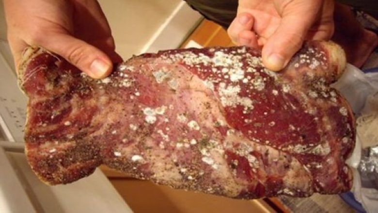 I kontaminuar me salmonelë, AKU bllokon 130 ton mish që vinte nga Brazili