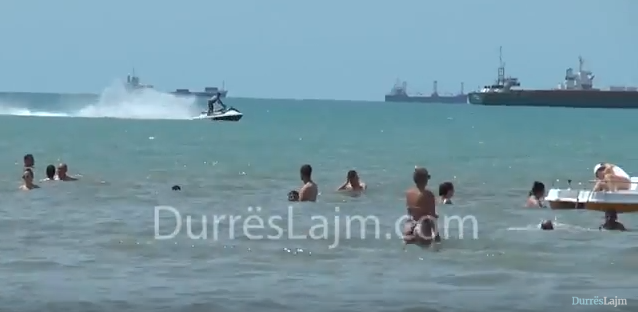 Ç’do ndodhë me mjetet lundruese në plazhin e Durrësit? Flet drejtoresha e Kufirit dhe Migracionit (VIDEO)