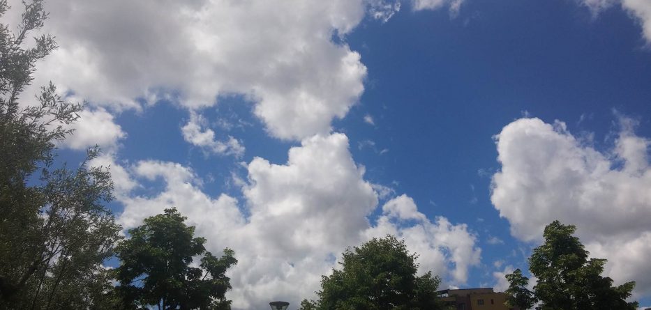 Parashikimi i motit, e marta nis me kthjellime e vijon me vranësira