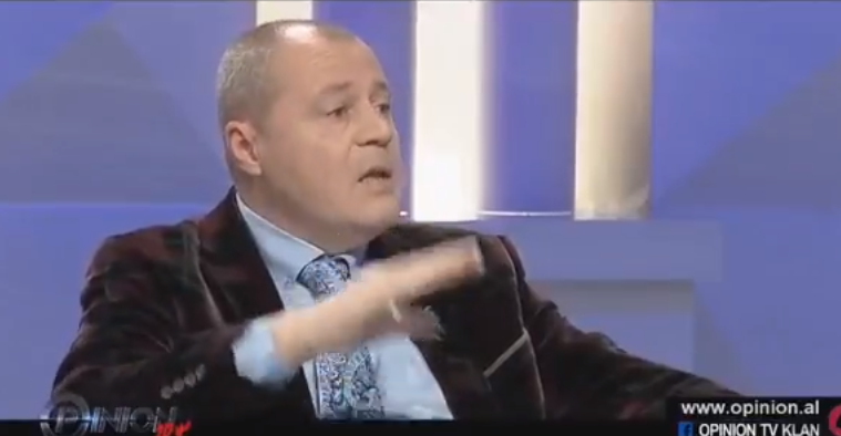 ‘Vila e sat ëme’, Mustafa Nano fyen ish-ministrin live në Opinion (VIDEO)