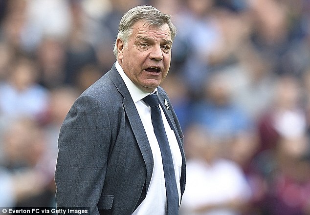 Nuk e pëlqejnë tifozët, Evertoni shkarkon Sam Allardyce