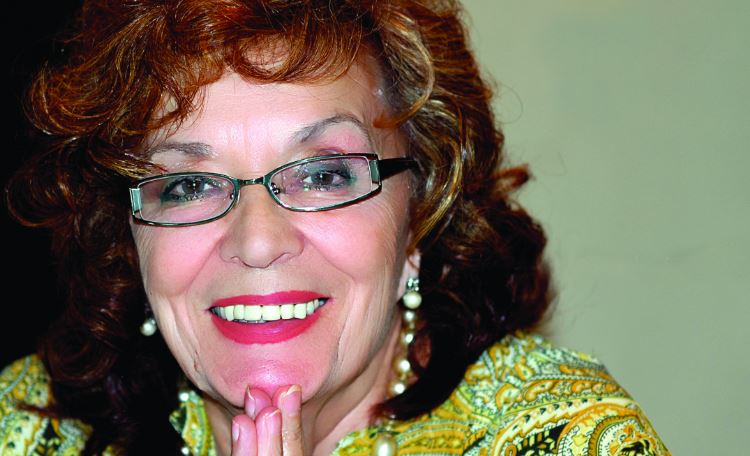 Këngëtarja e njohur shqiptare dekorohet nga Presidenti Donald Trump