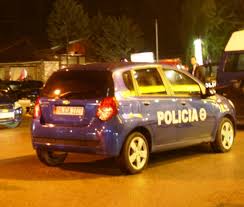 EMRAT/ I vjedhin portofolin me miliona lekë dhe e dhunojnë, arrestohen grabitësit