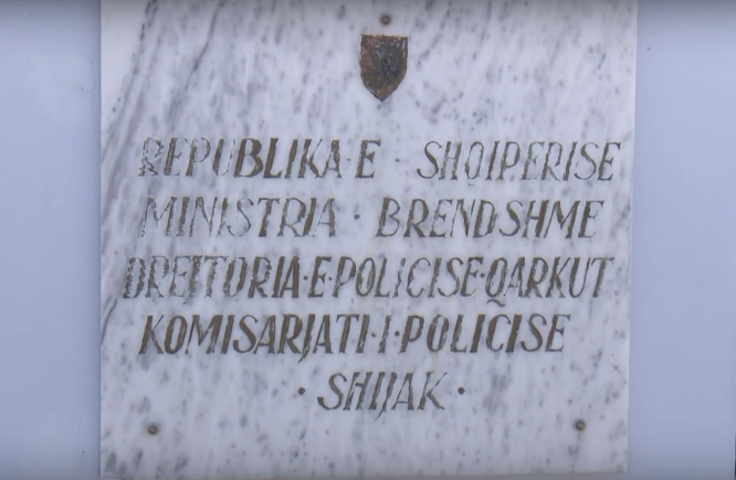 Rrihen dy femra në Shijak