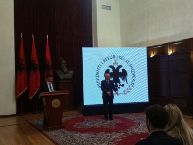 Presidenti Ilir Meta nderon Sulejman Demollarin, i akordohet titulli “Mjeshtër i madh”