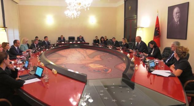 “Kemi prova për dy ministra të Ramës, brenda verës rrëzohet qeveria”