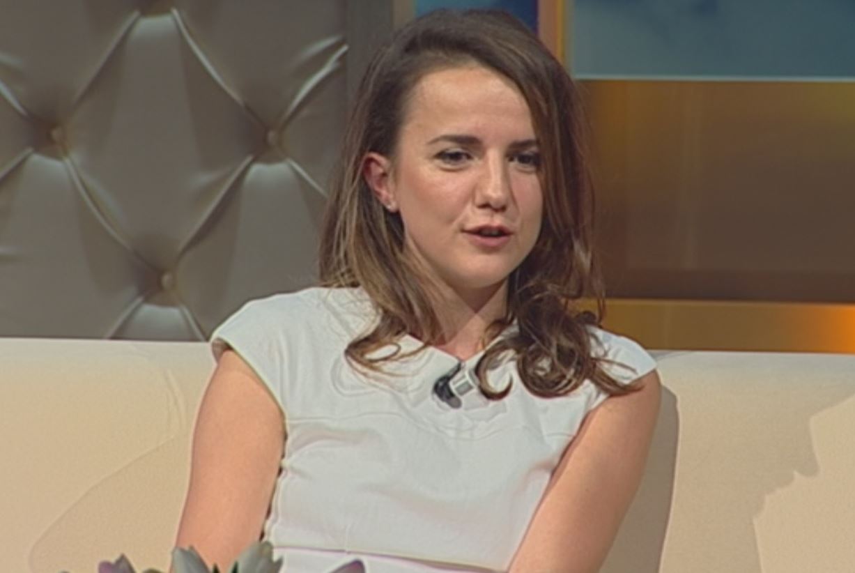 A duhet rihapur dosja e Azem Hajdarit? E bija zihet ngushtë: Vije veten në pozicionin tim