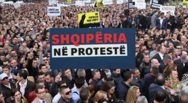 Paralajmërimi i Berishës: Të shtunën ka revoltë!