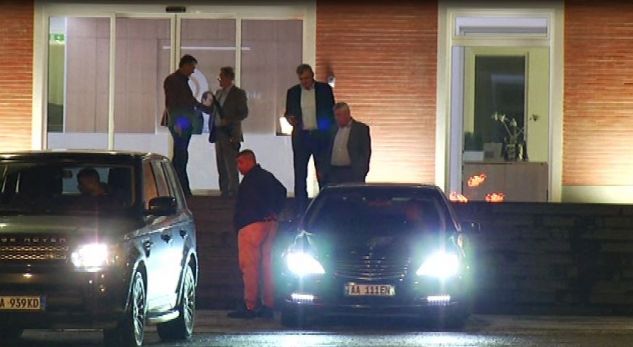 Aksioni opozitar, Basha mbledh aleatët në seli