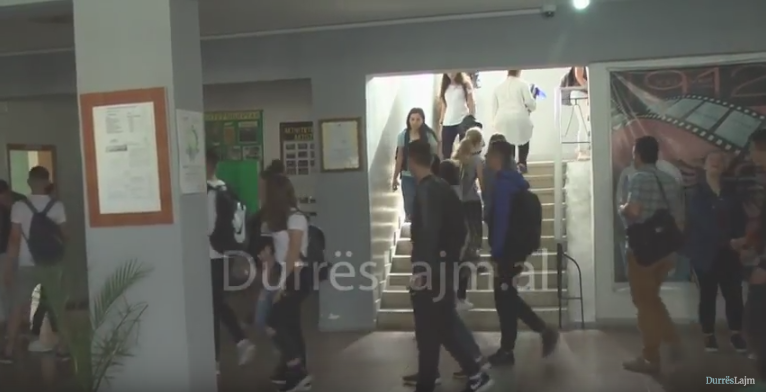 Konsumimi i hashashit nga nxënësit e shkollave, problem shqetësues në Durrës (VIDEO)