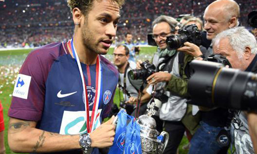 Shpenzime pa fre, PSG përgatitet për sanksione nga UEFA