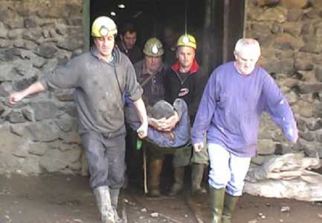 E zë poshtë vagoni me krom, në gjendje të rëndë minatori (EMRI)