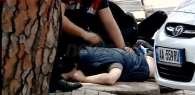 Sherri me thika për të dashurën, ngacmimi që përfundoi me 4 të plagosur