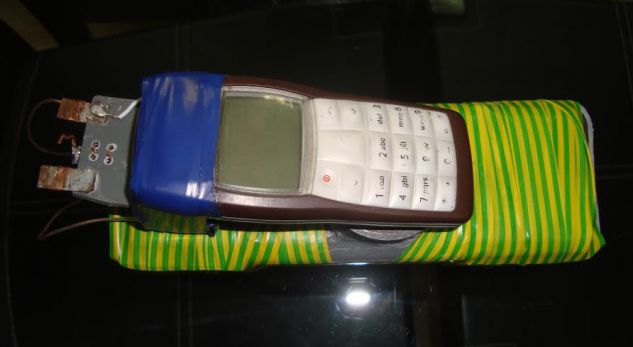 EMRI/ Dy mina me telekomandë në çantë, kapet i riu duke lëvizur me motor