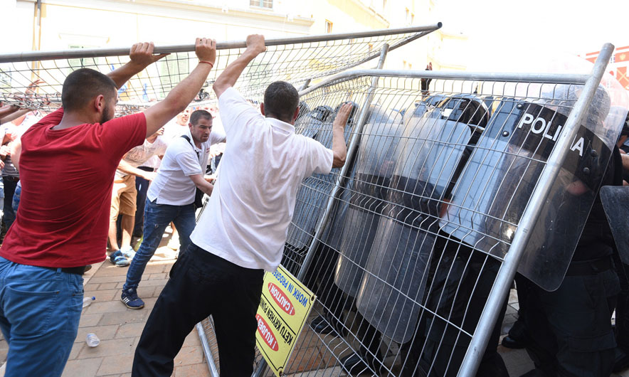 Policia e Shtetit: 11 efektivë u lënduan në protestë, është ngritur një grup hetimor