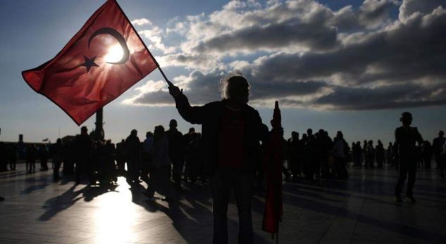 Turqia arreston 65 ushtarakë ‘gulenistë’