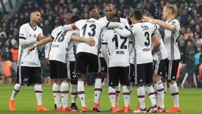 U ndërpre prej dhunës, Beshiktashi nuk pranon të rifillojë gjysmëfinalen ndaj Fenerbahçes