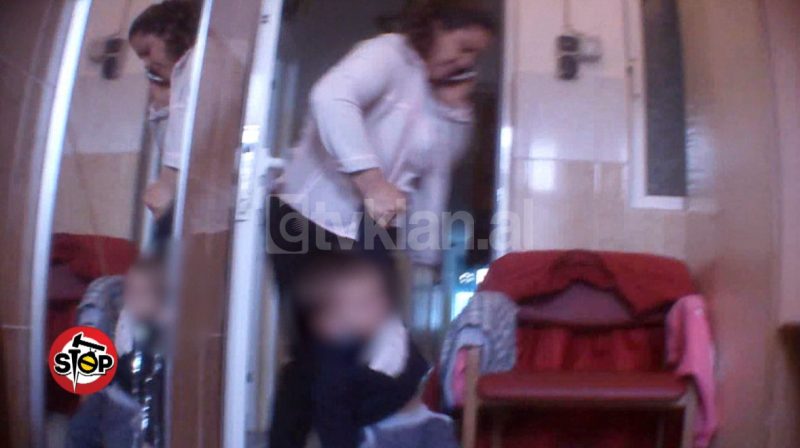 “Pse je kaq kur** moj?”, pezullohen nga detyra dy punonjëset e Shtëpisë së Foshnjës